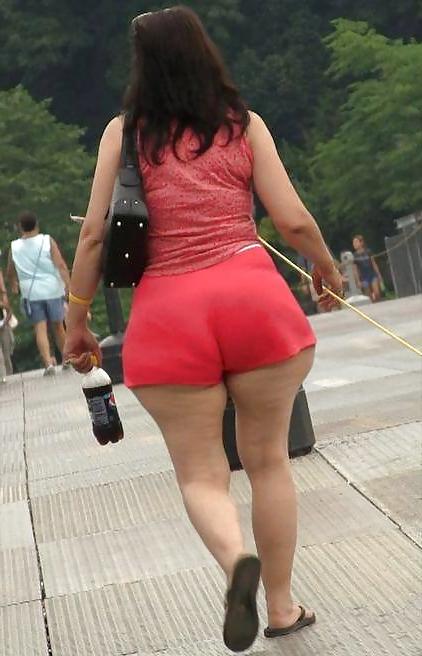 25P Candid Mom Big Butt - Street Voyeur  Booty 