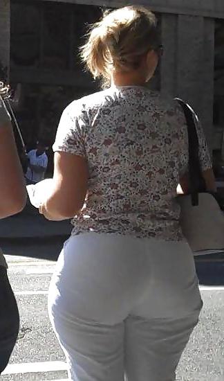 25P Candid Mom Big Butt - Street Voyeur  Booty 