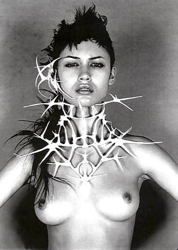 25P Olga Kurylenko Nude