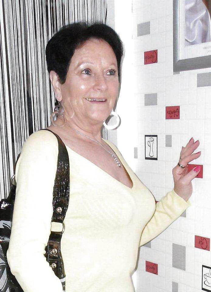 8P Ma belle mere (my stepmom)