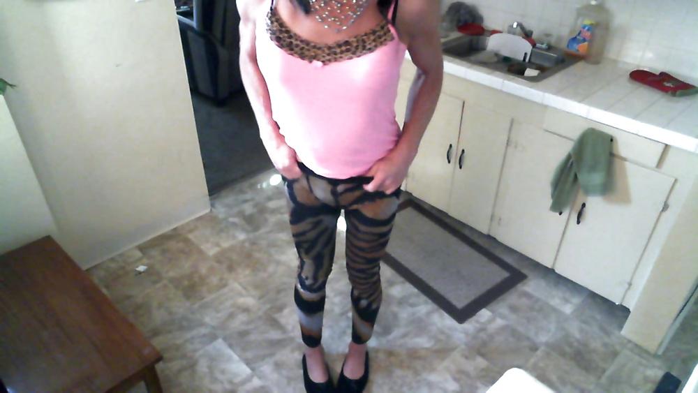25P Crossdresser in tights