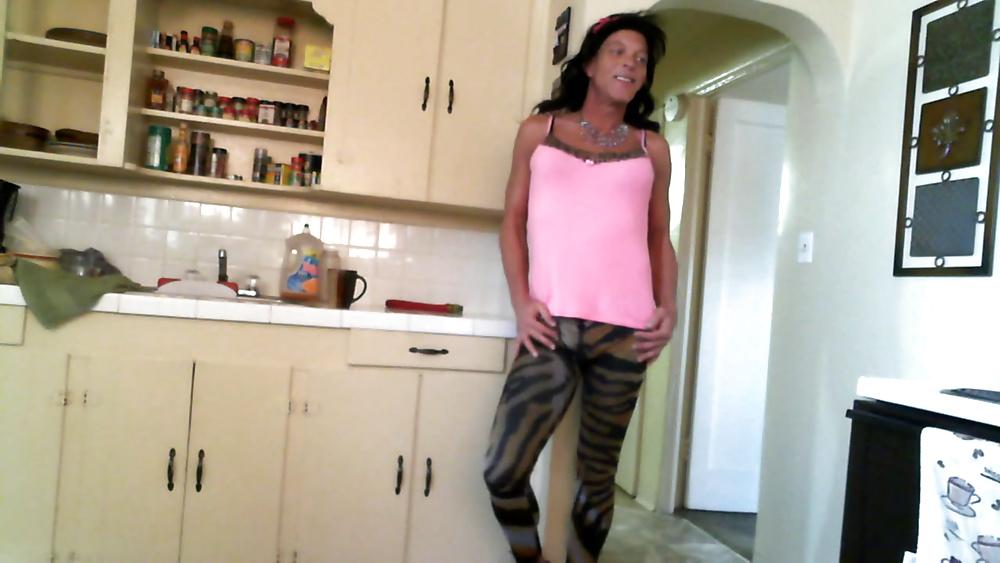 25P Crossdresser in tights