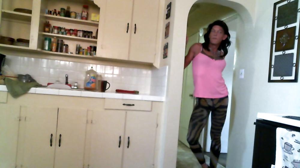 25P Crossdresser in tights