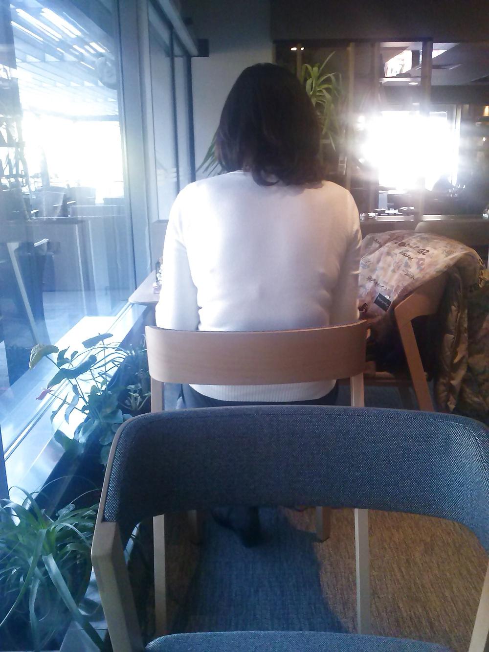 17P Spy in caffe