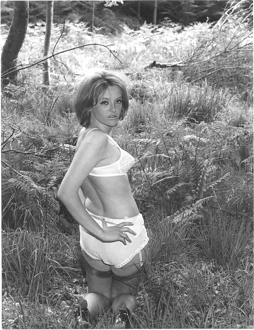 25P English ladies fun posing 1960s