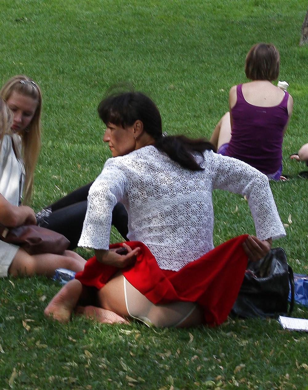 25P White panties 36:Stop looking up my skirt!