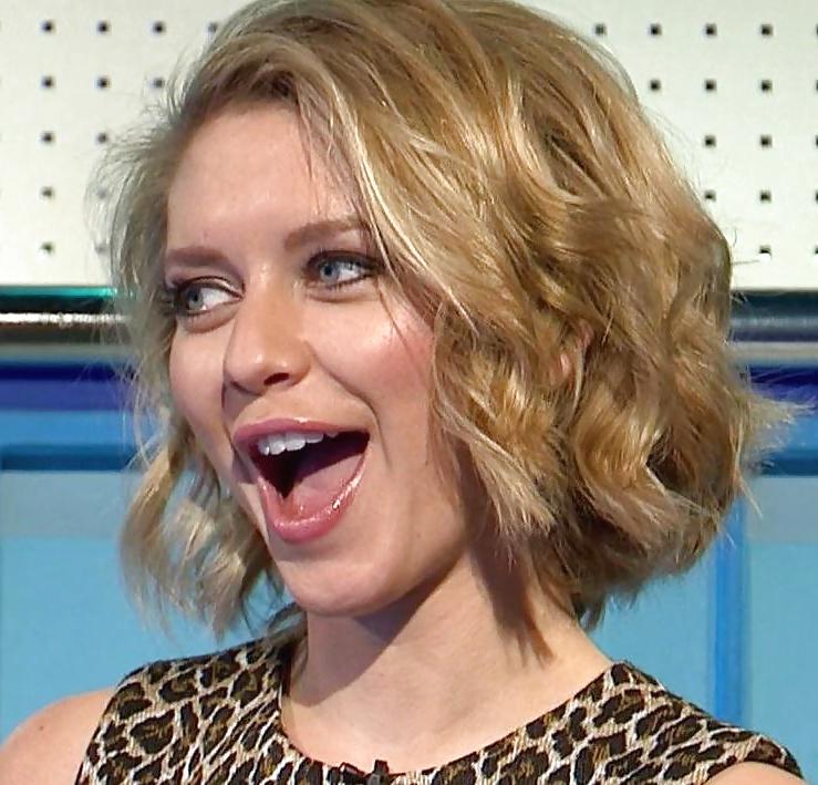 25P RACHEL RILEY VS HOLLY WILLOUGHBY WANK FEST