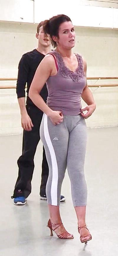 25P SUSANNA REID VS DAVINA MCCALL WANK FEST