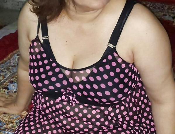 21P Madam naglaa 48y egypt, El-Tagamu El Khames