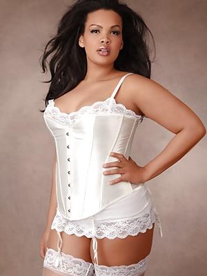 8P What i would ware on my wedding night. 