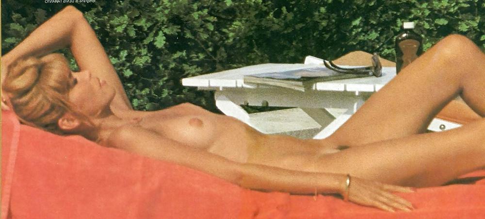 25P Amanda Lear