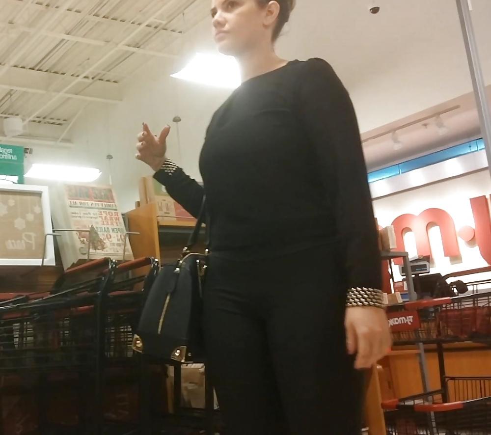 16P Thick big booty white girl in TIGHT trousers