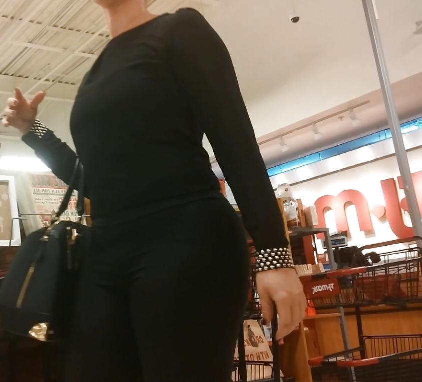16P Thick big booty white girl in TIGHT trousers