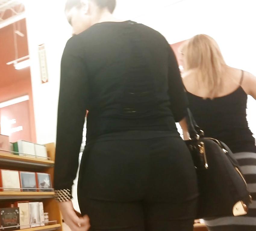 16P Thick big booty white girl in TIGHT trousers