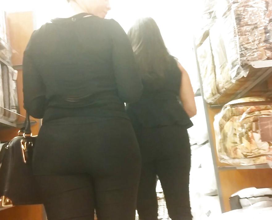 16P Thick big booty white girl in TIGHT trousers