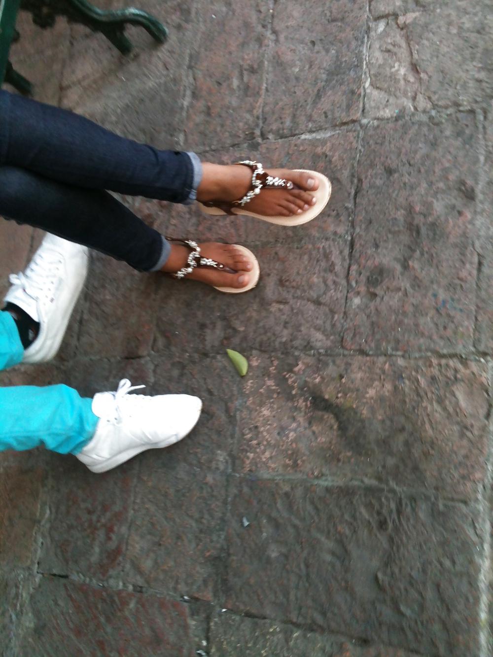 21P Feets and the street