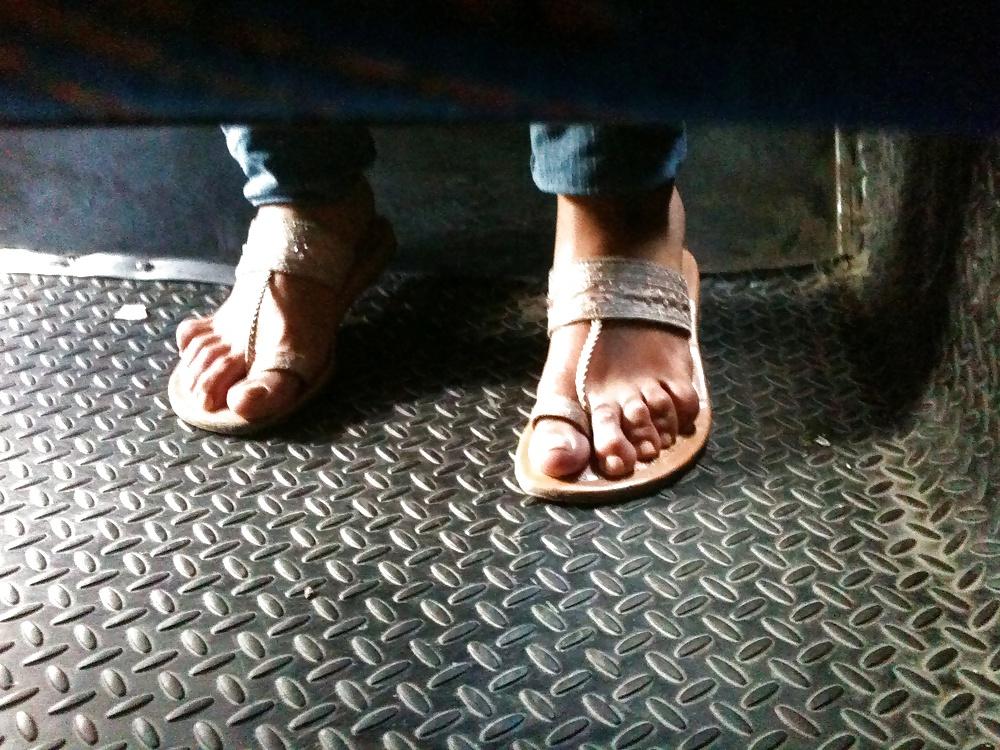 21P Feets and the street