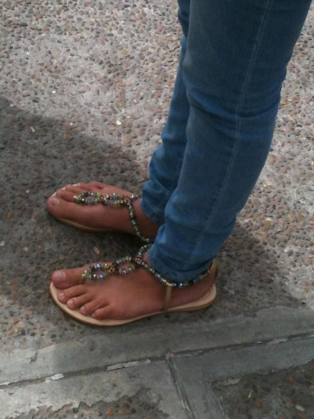 21P Feets and the street