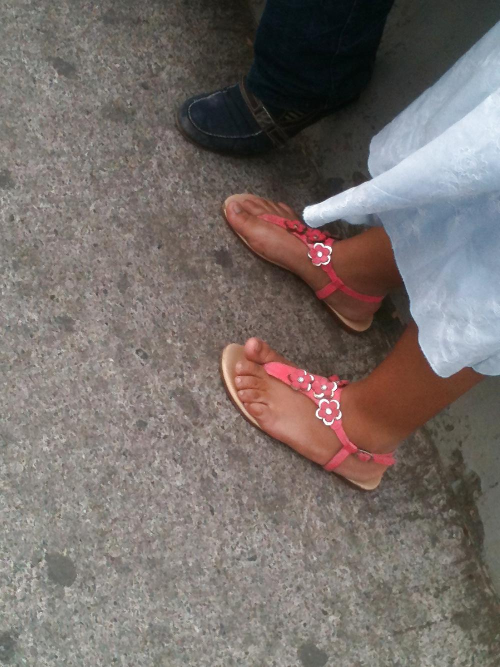 21P Feets and the street