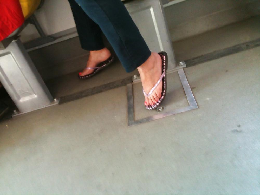 21P Feets and the street