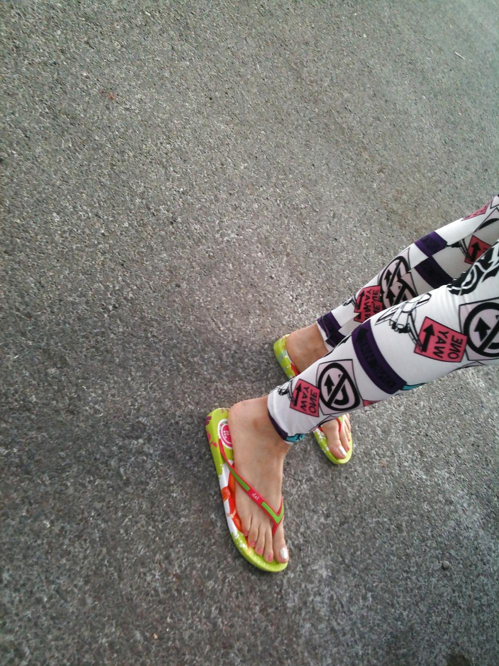 21P Feets and the street
