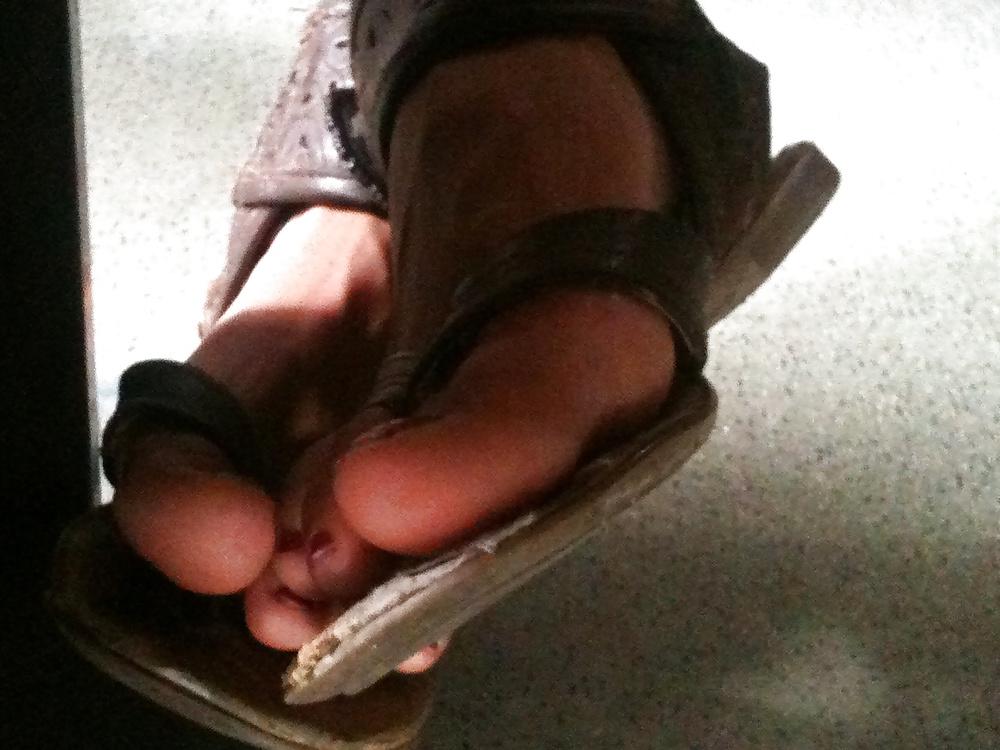 21P Feets and the street
