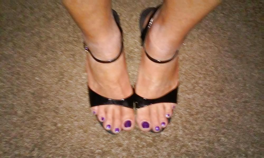 11P Lisa Love crossdresser feet