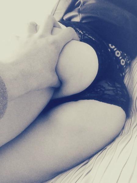 25P Top Grab that Booty Pics