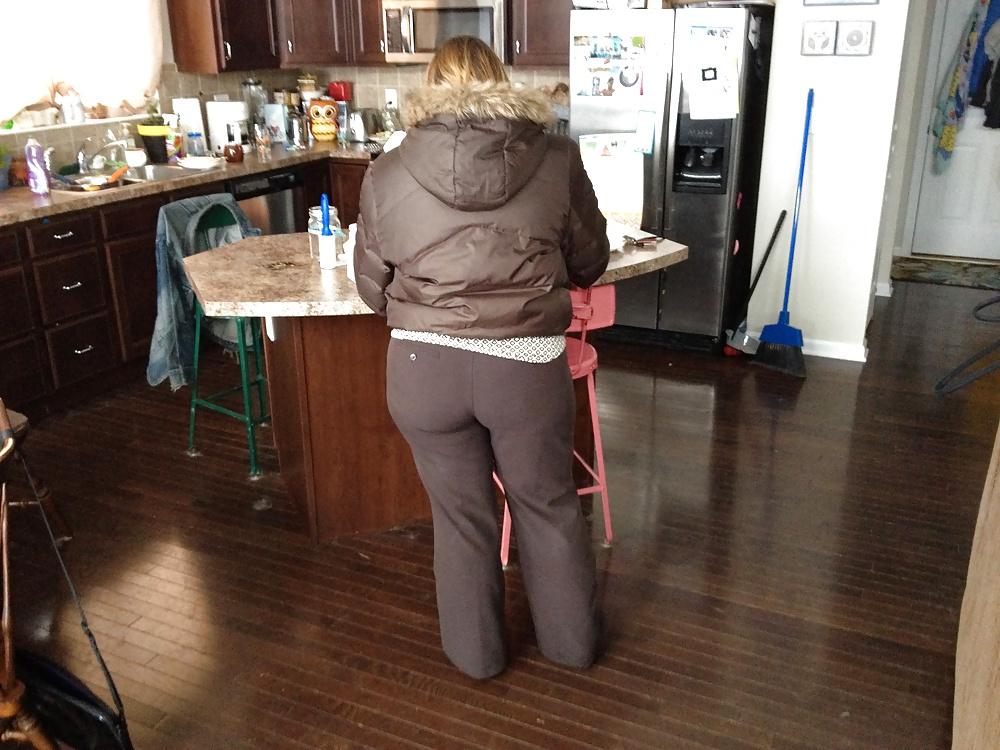 9P Fat Booty MILF