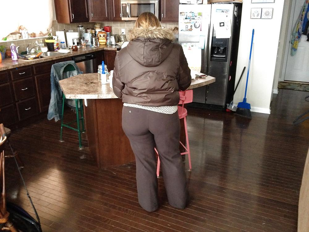 9P Fat Booty MILF