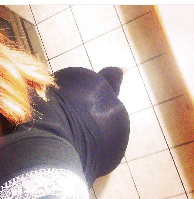 25P Sexually in love with these big booty bitches