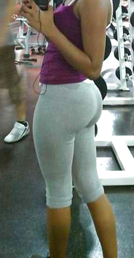 12P Booty in yoga pants 3