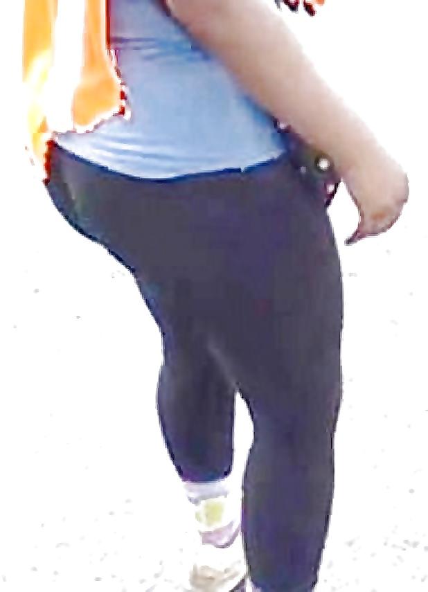 12P Booty in yoga pants 3