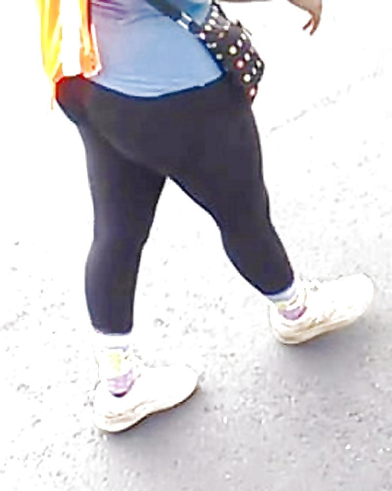 12P Booty in yoga pants 3