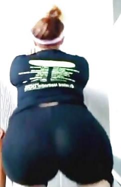 25P Booty in yoga pants 4