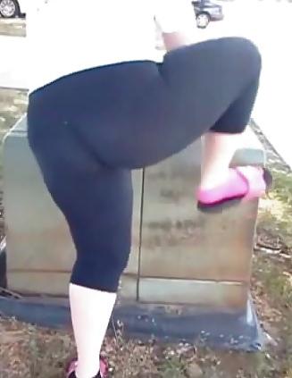 25P Booty in yoga pants 4