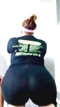 25P Booty in yoga pants 4