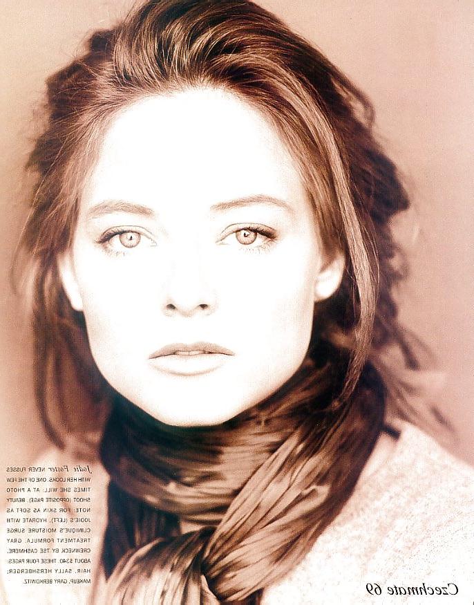 25P Jodi Foster Glamour, Nude, Caps 