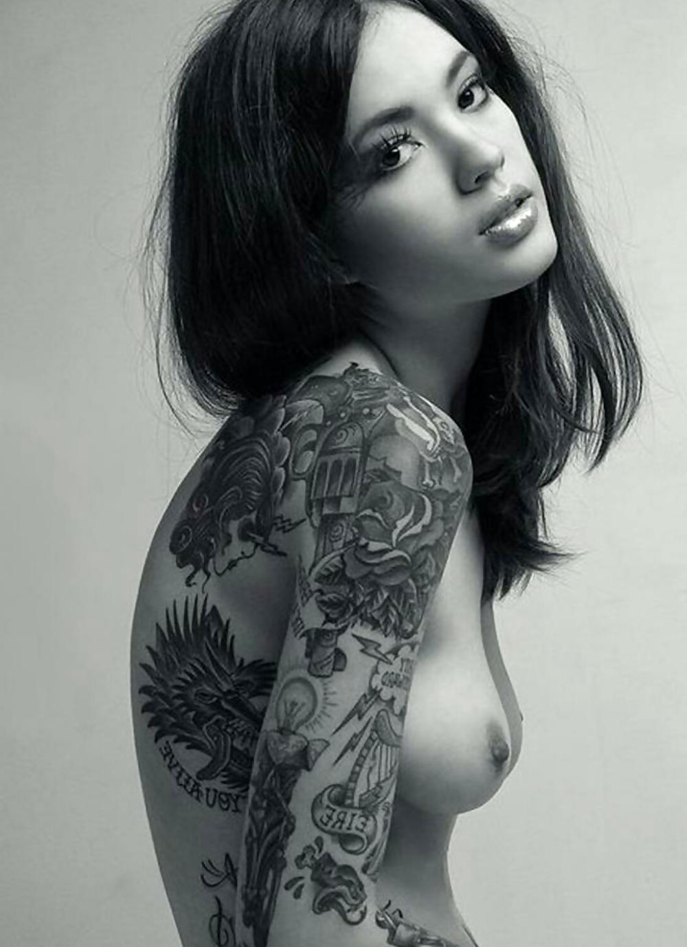 18P Tattooed babes
