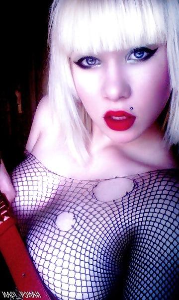 25P Gothic,emo girl 2