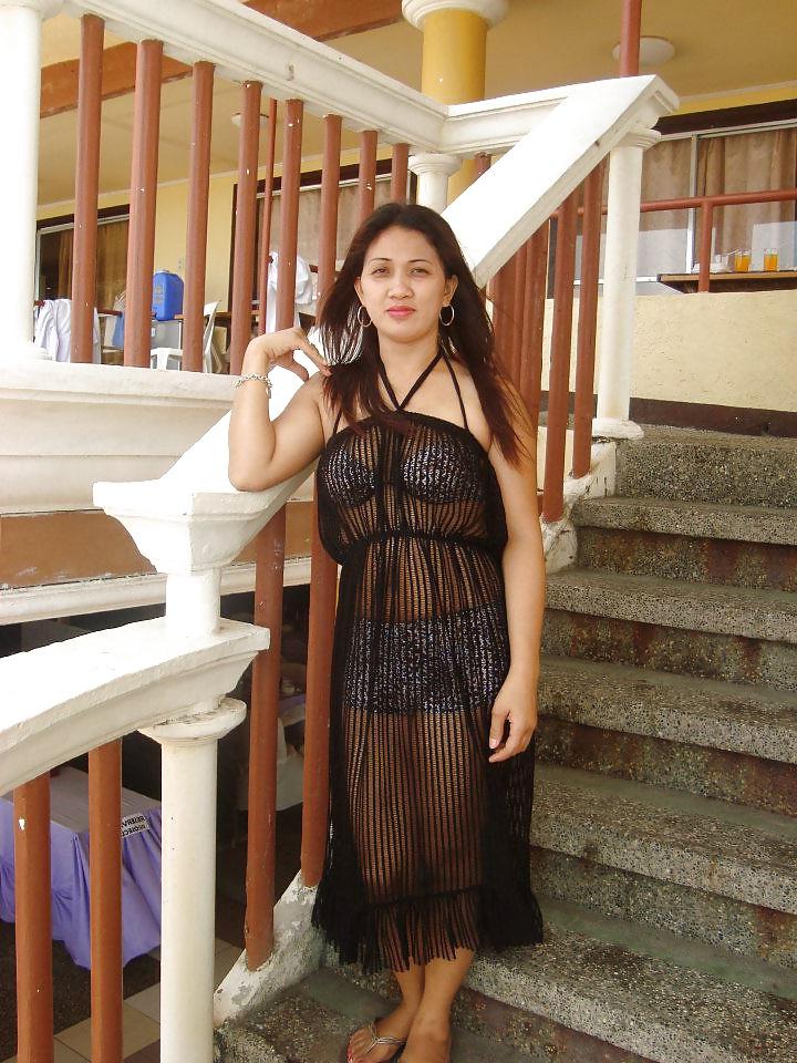 14P Hot Pinay Mama :P
