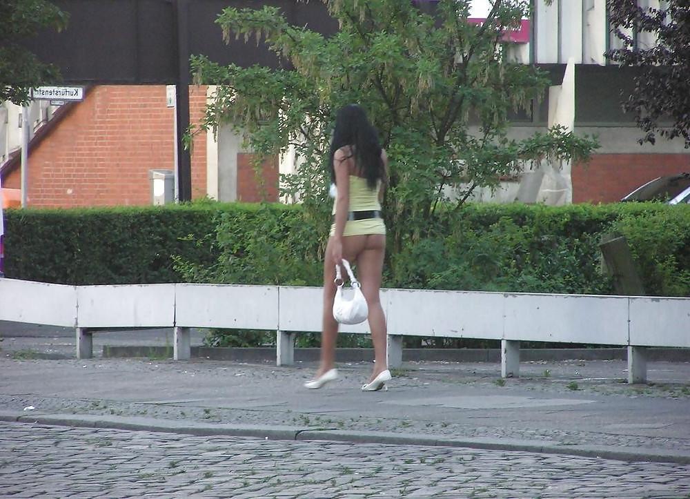 25P Street hookers, cheap trashy whores 