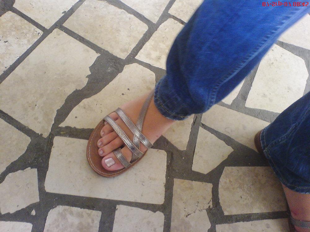 17P Some street feet