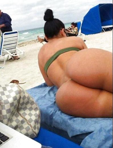 20P Big Booty 30