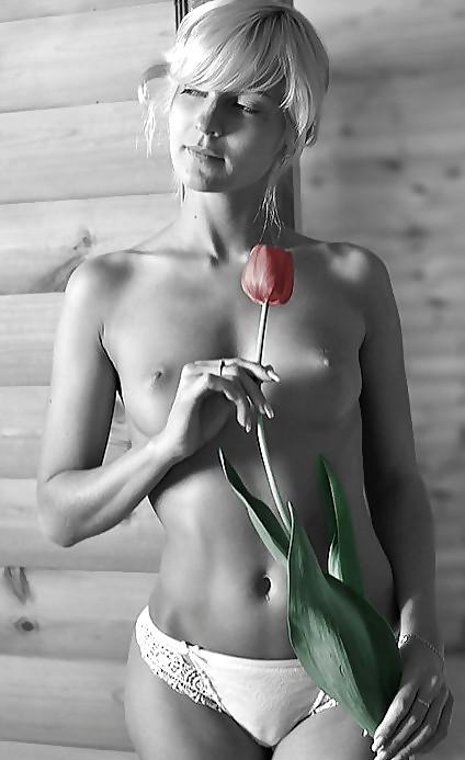 25P Erotic in Black & White and a touch of Red - Session 1