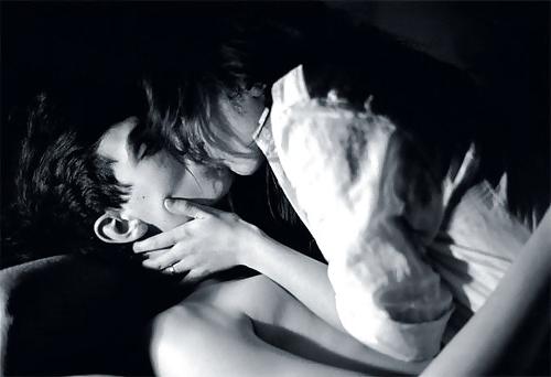 25P Erotic Sensual Kisses in Black&White - Session 2