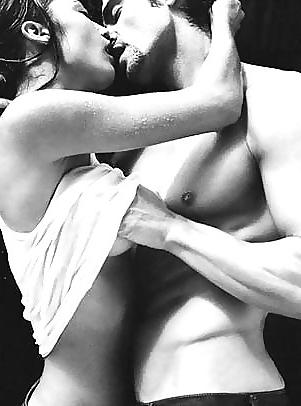 25P Erotic Sensual Kisses in Black&White - Session 2