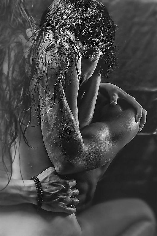 25P Erotic Sensual Kisses in Black&White - Session 2