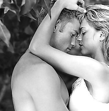 25P Erotic Sensual Kisses in Black&White - Session 2