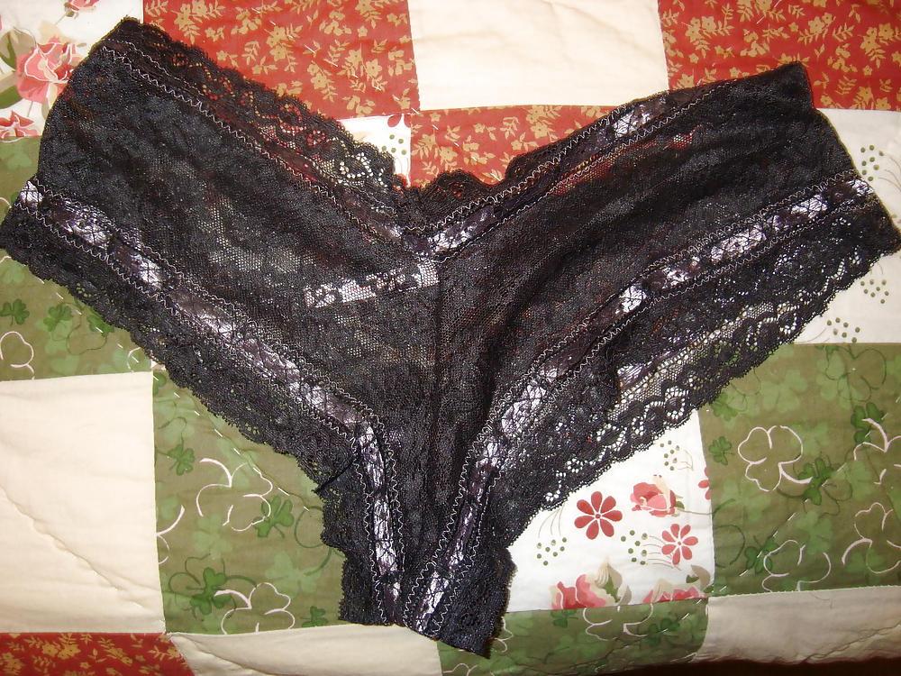 8P Cum on Panties 008